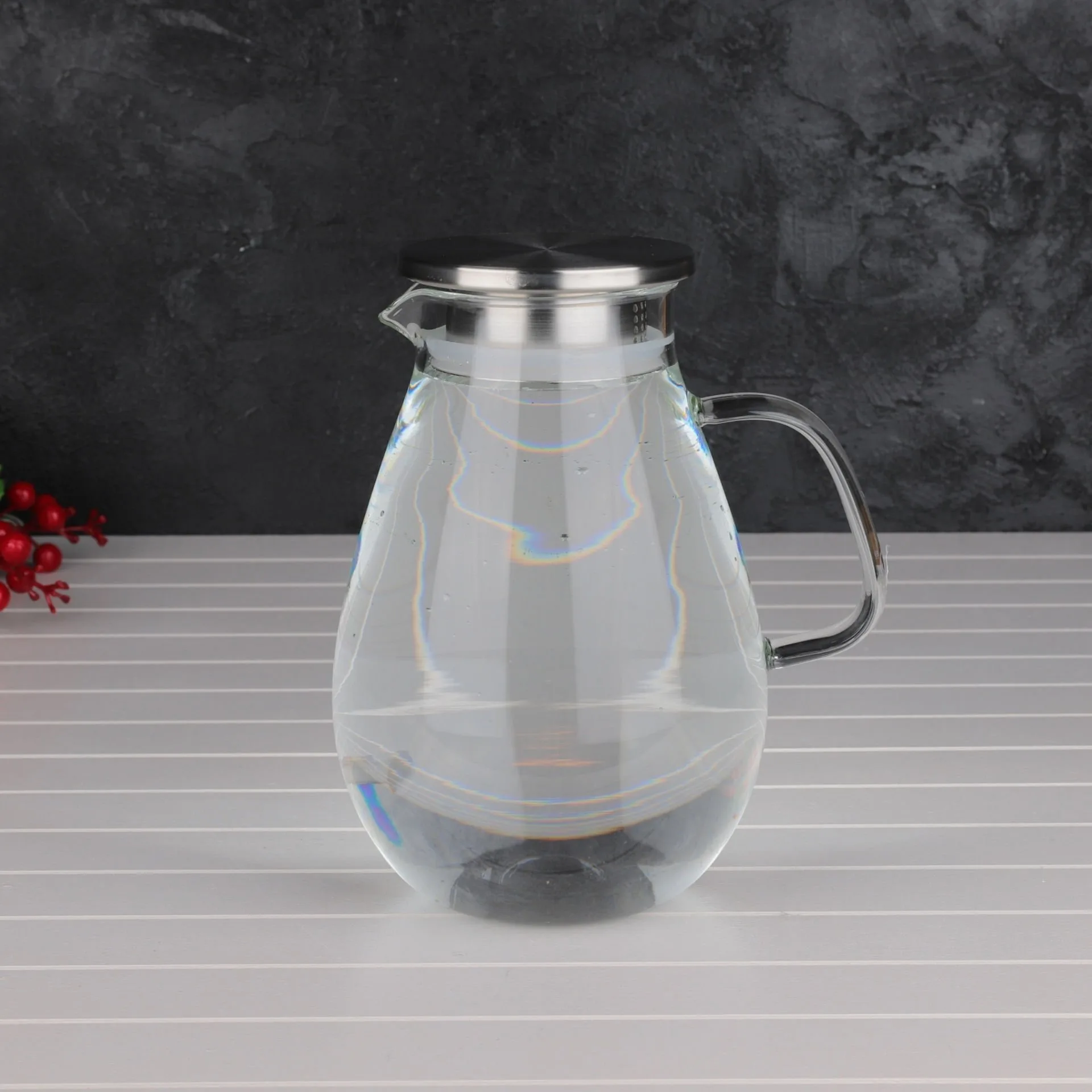 1800ML TOMBUL , METAL KAPAKLI BOROSİLİKAT CAM SÜRAHİ (NO 1)
